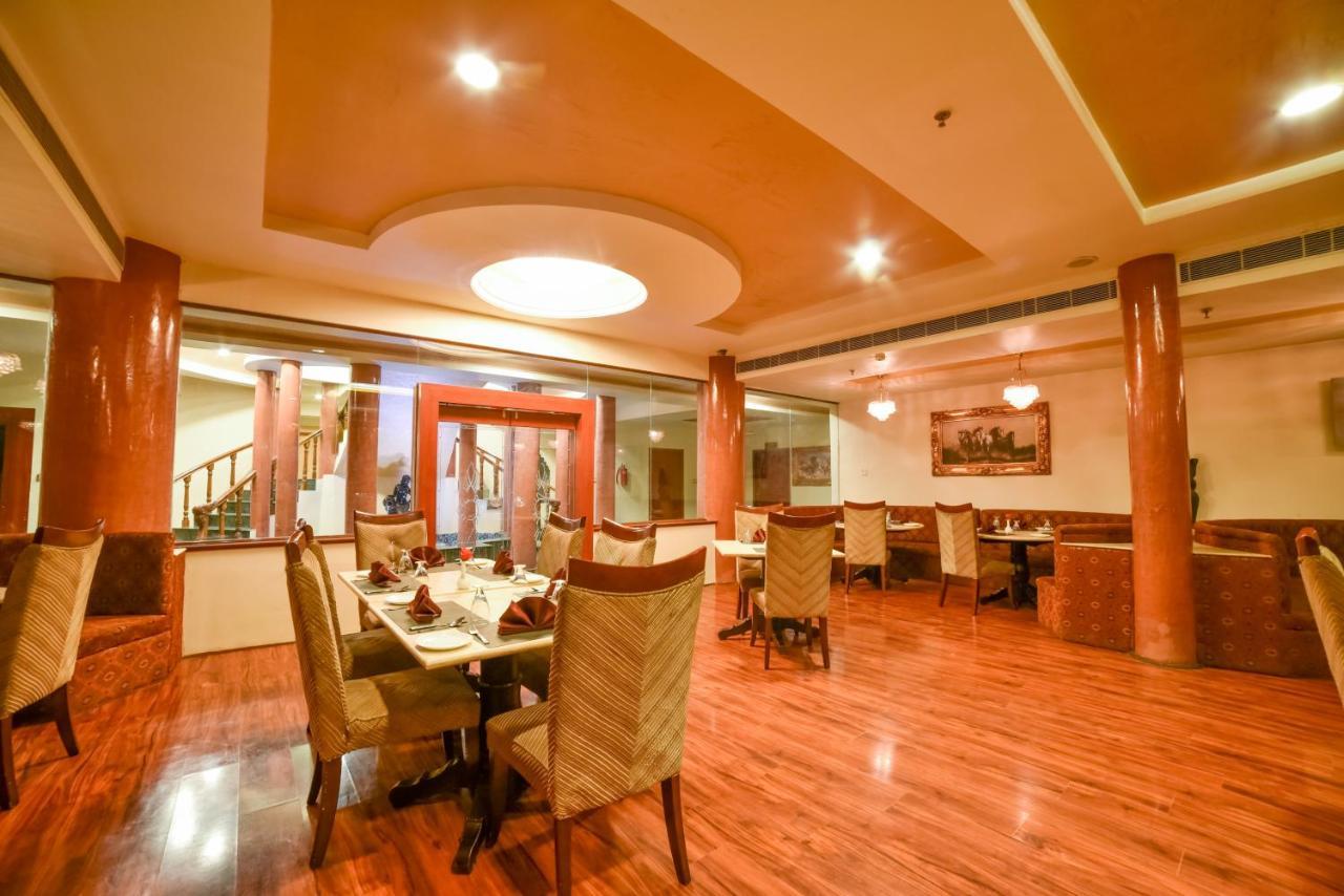 Chokhi Dhani The Palace Hotel 자이살메르 외부 사진